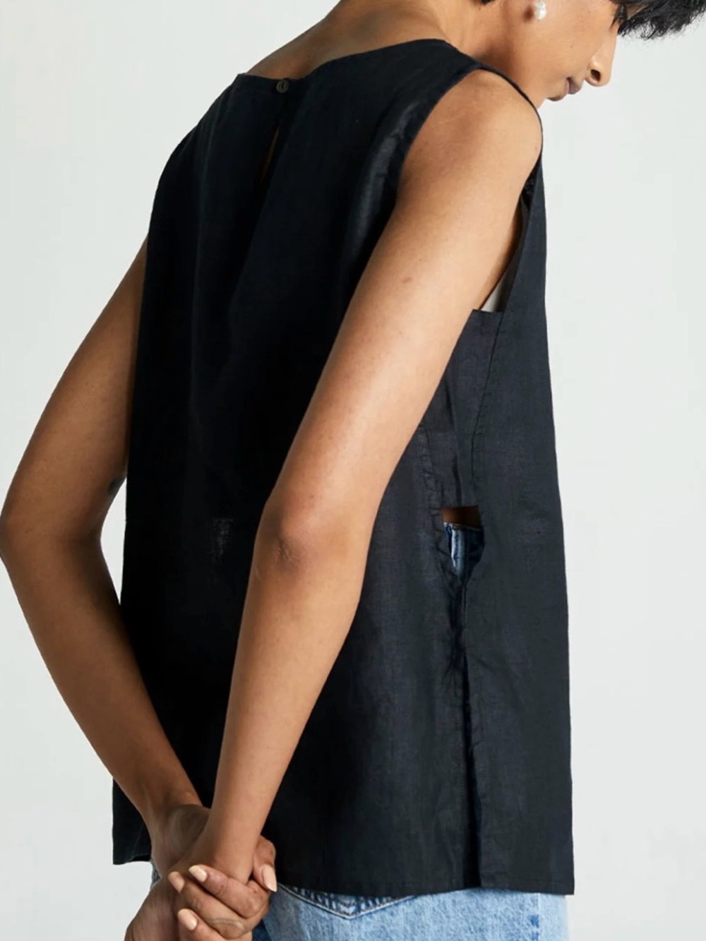 Reistor The Black in Business Top 100% Hemp Womens size M Medium Minimalist NWT